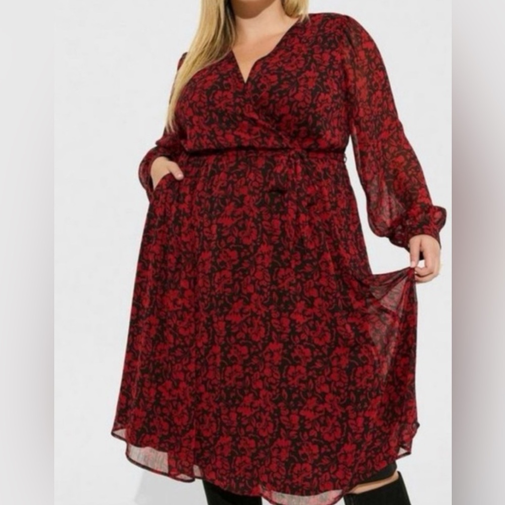 Torrid Size 3 Midi Long Sleeve Elegant Red and Black Fall/Winter Floral Dress